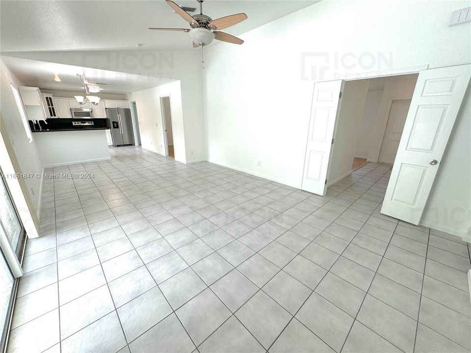 For Rent: $4,245 (4 beds, 2 baths, 2567 Square Feet)