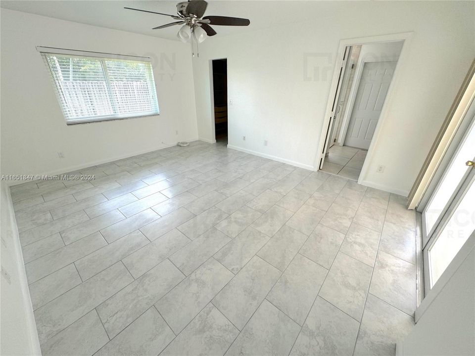 For Rent: $4,245 (4 beds, 2 baths, 2567 Square Feet)