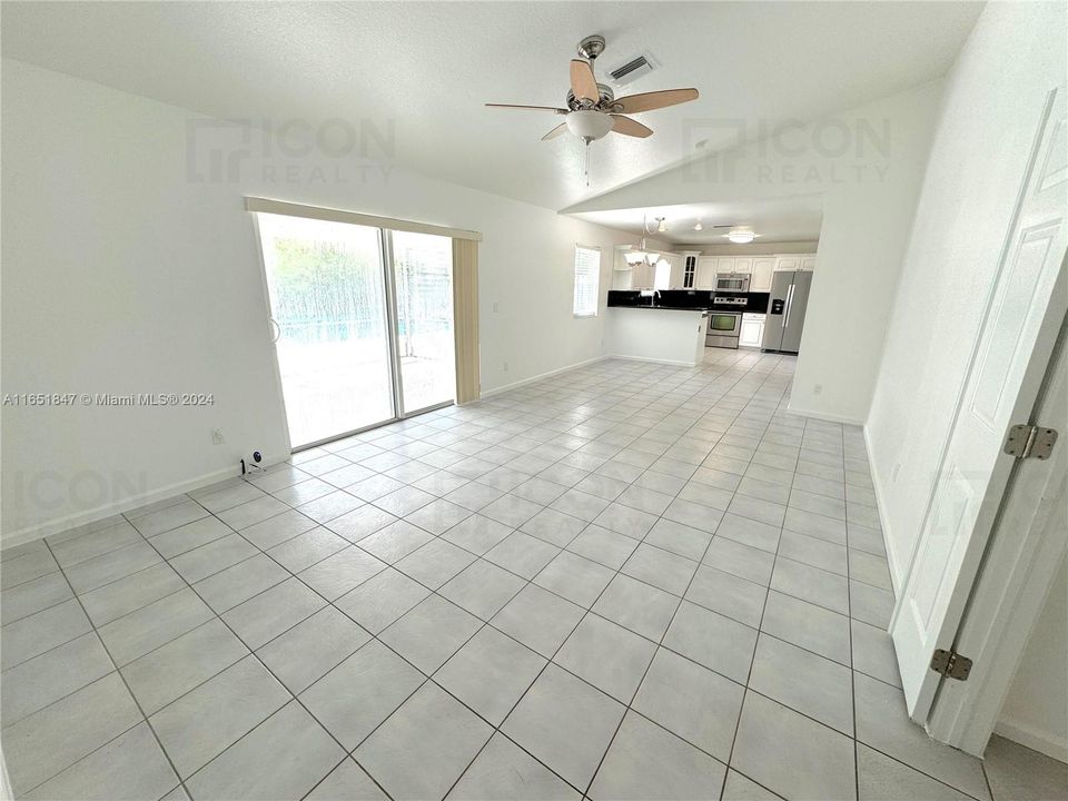 For Rent: $4,245 (4 beds, 2 baths, 2567 Square Feet)