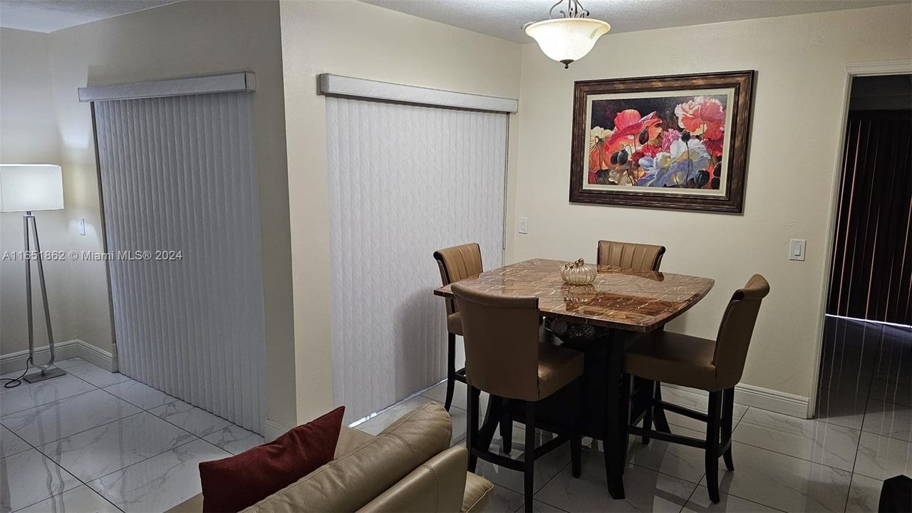 Active With Contract: $2,850 (2 beds, 2 baths, 885 Square Feet)