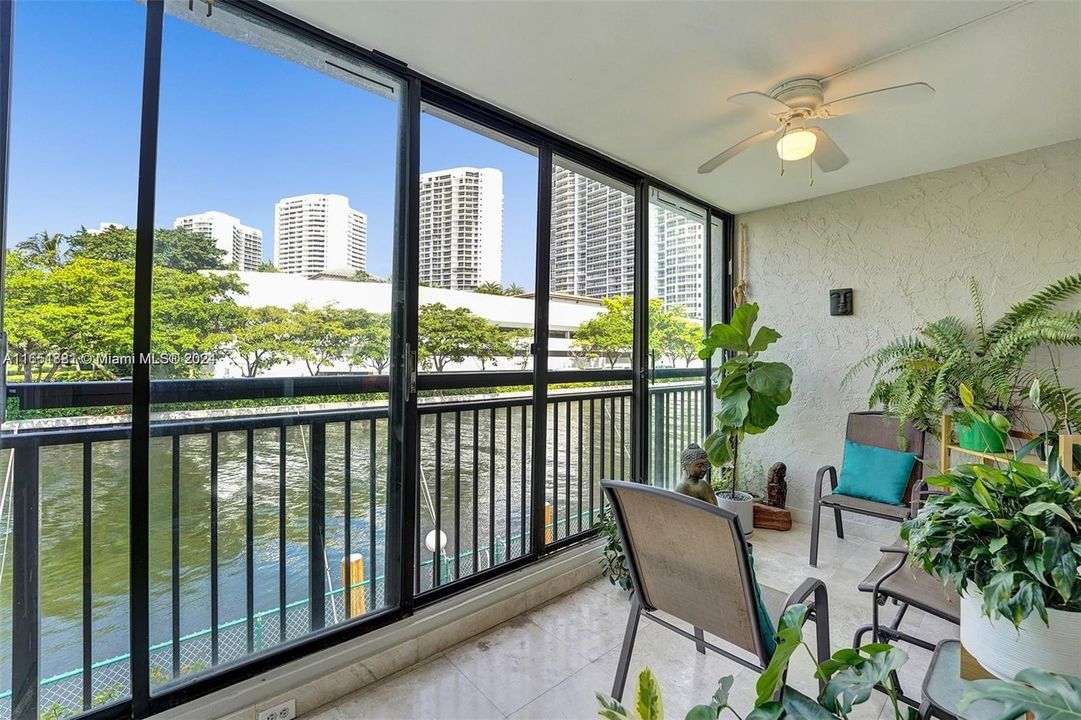 For Sale: $469,000 (2 beds, 2 baths, 1495 Square Feet)