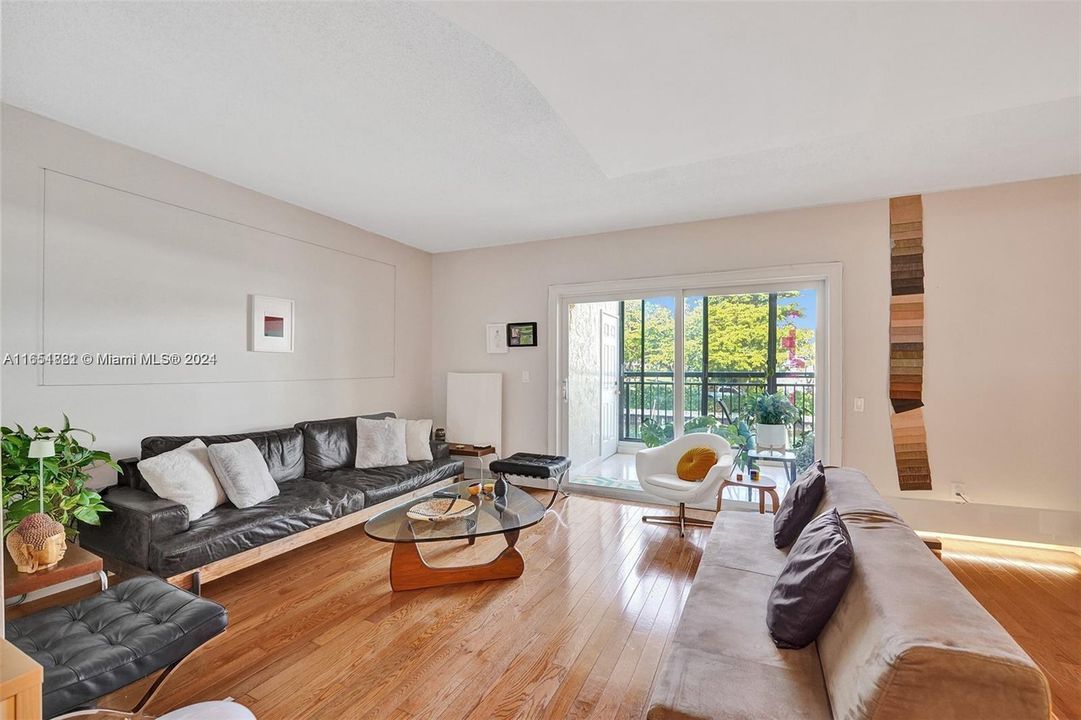 For Sale: $469,000 (2 beds, 2 baths, 1495 Square Feet)