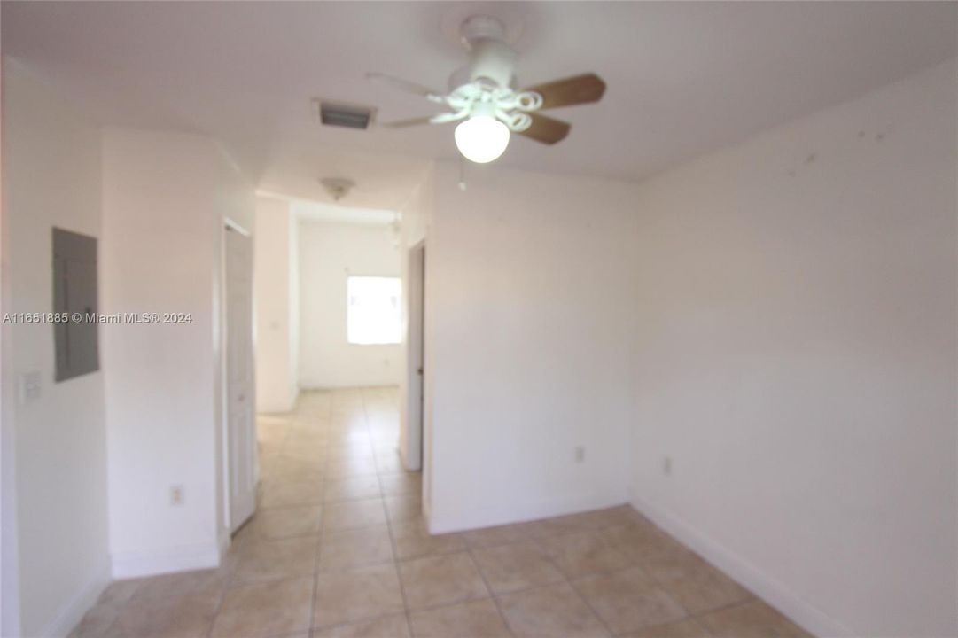 Active With Contract: $2,525 (2 beds, 2 baths, 1150 Square Feet)