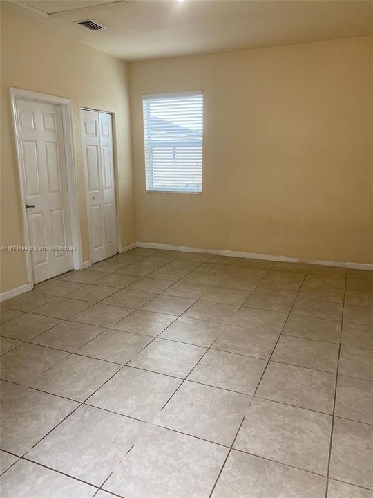 For Rent: $1,700 (1 beds, 1 baths, 2312 Square Feet)