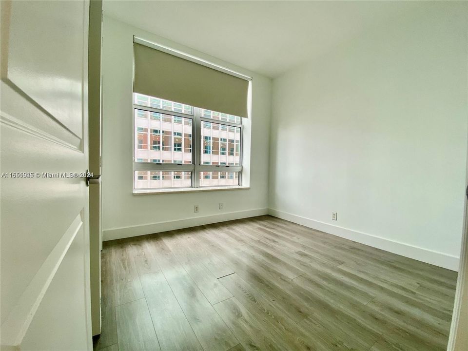 For Sale: $375,000 (2 beds, 1 baths, 855 Square Feet)