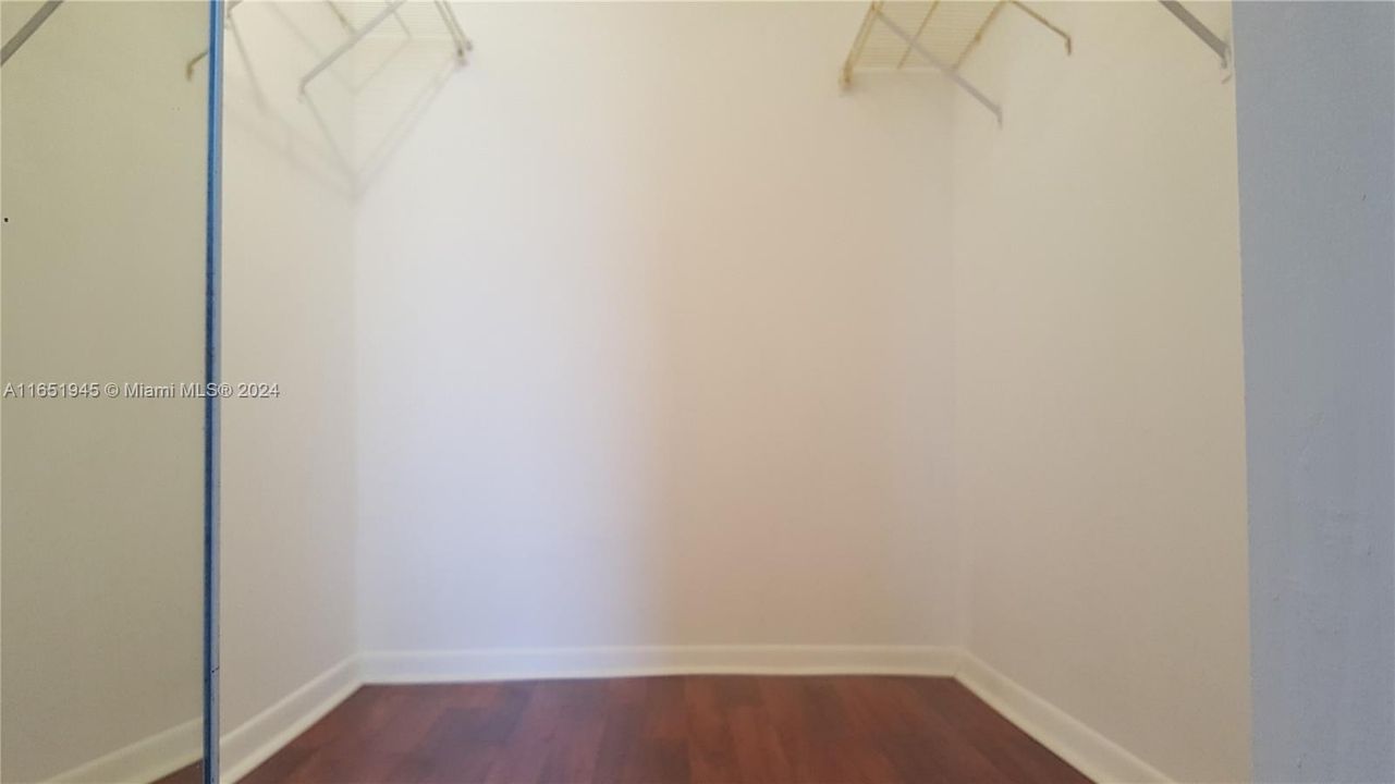 Active With Contract: $2,200 (2 beds, 2 baths, 906 Square Feet)