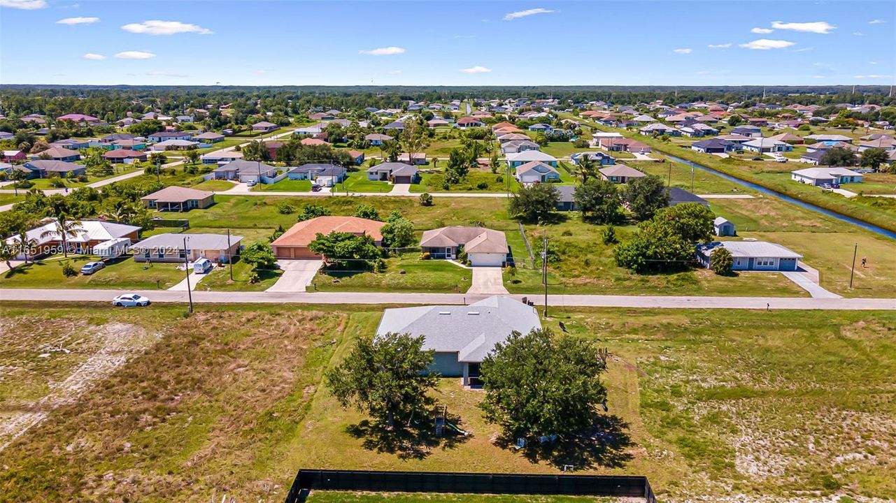 Active With Contract: $339,900 (3 beds, 2 baths, 1926 Square Feet)