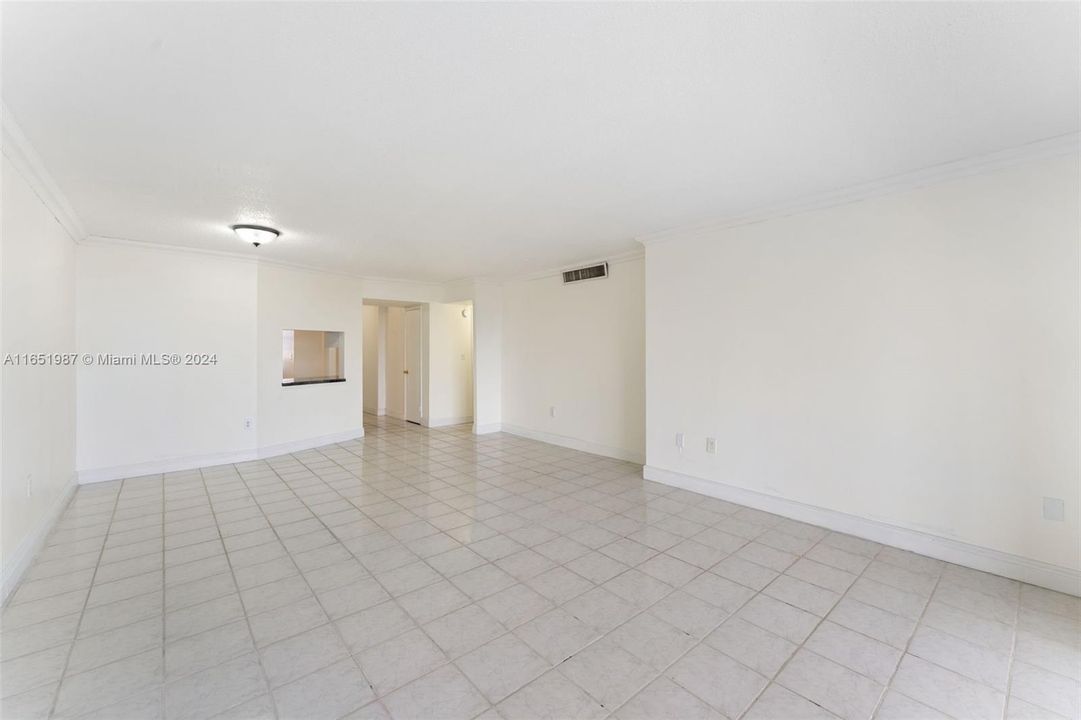 For Sale: $189,000 (2 beds, 2 baths, 1315 Square Feet)