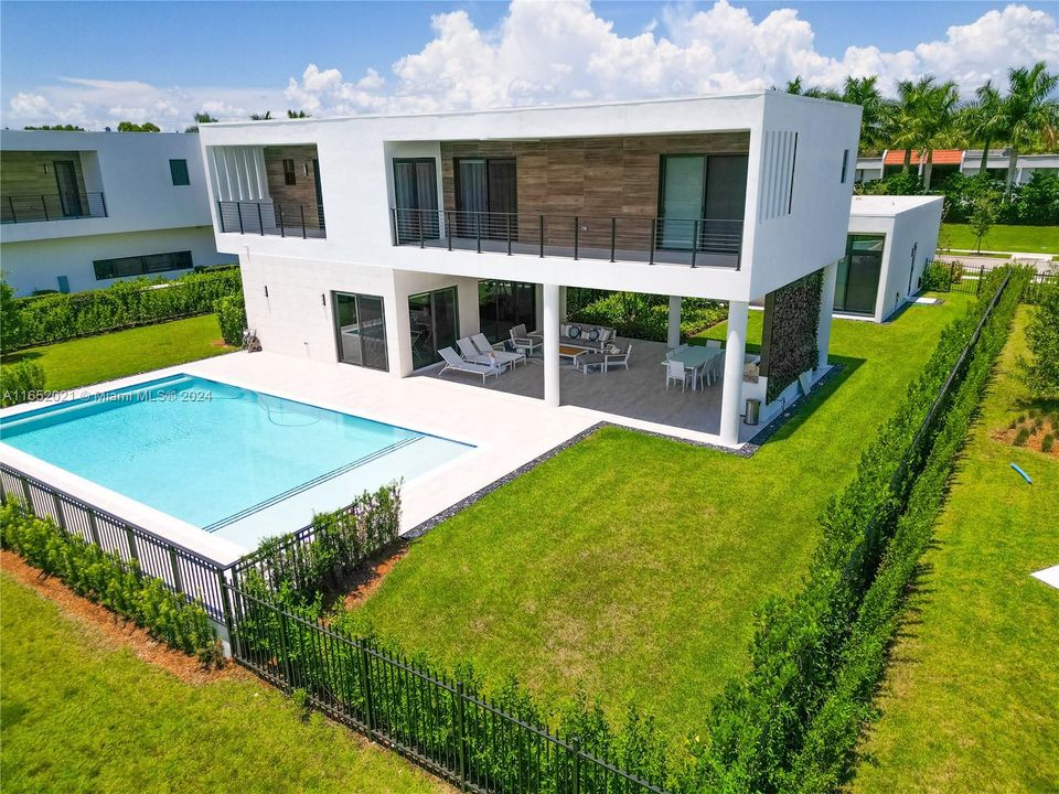 En Venta: $3,450,000 (6 camas, 6 baños, 5368 Pies cuadrados)