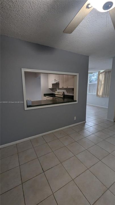 Active With Contract: $2,100 (2 beds, 2 baths, 965 Square Feet)