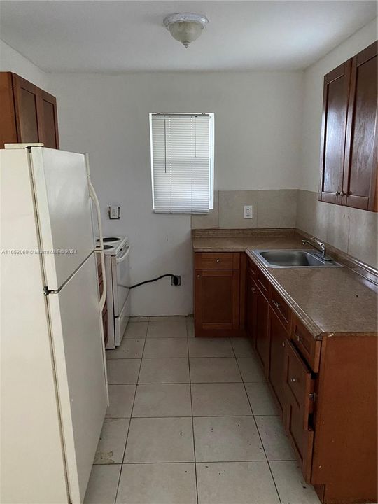 For Rent: $2,500 (3 beds, 2 baths, 1012 Square Feet)