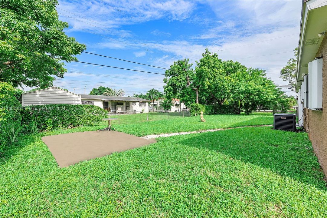 For Sale: $489,000 (3 beds, 2 baths, 1225 Square Feet)