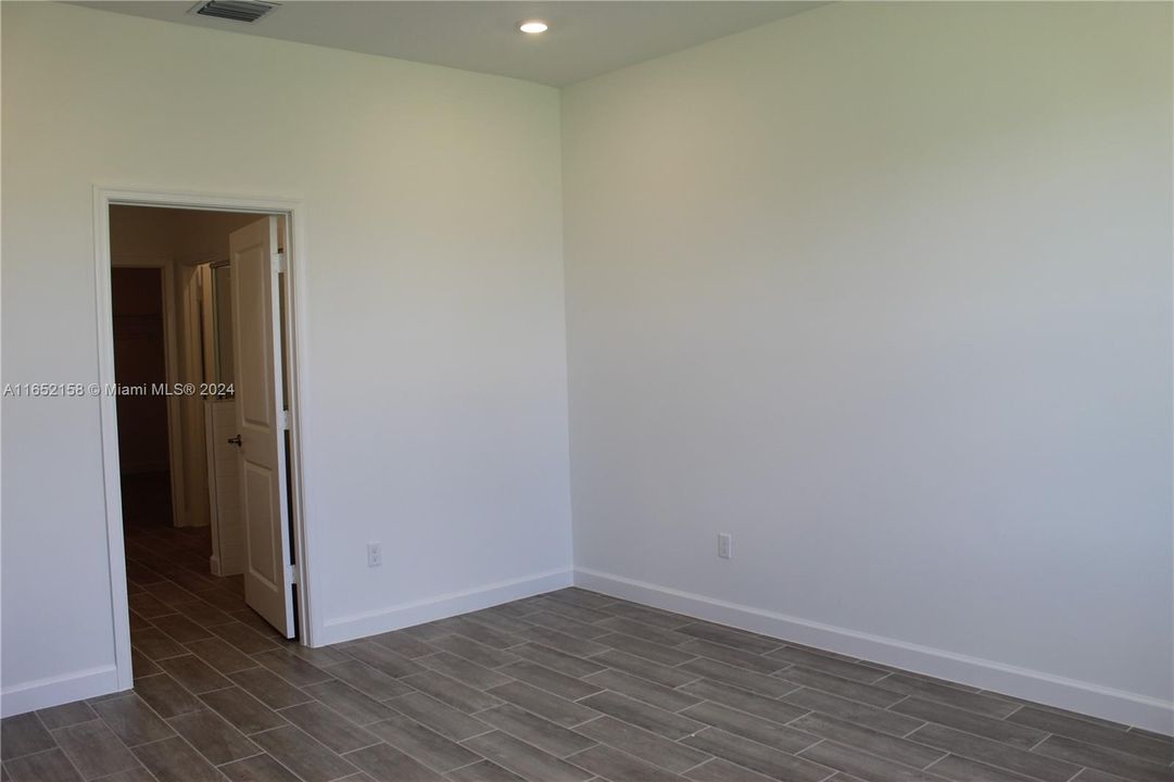 Active With Contract: $3,400 (3 beds, 2 baths, 1757 Square Feet)