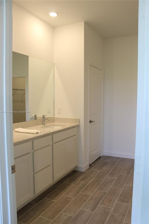 Active With Contract: $3,400 (3 beds, 2 baths, 1757 Square Feet)