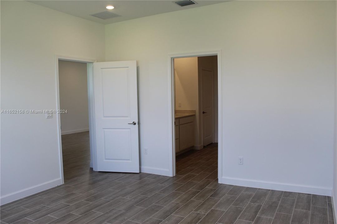 Active With Contract: $3,400 (3 beds, 2 baths, 1757 Square Feet)