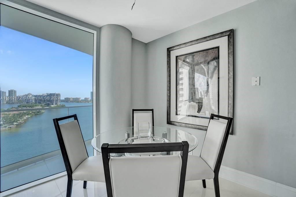 For Sale: $1,100,000 (2 beds, 2 baths, 1690 Square Feet)