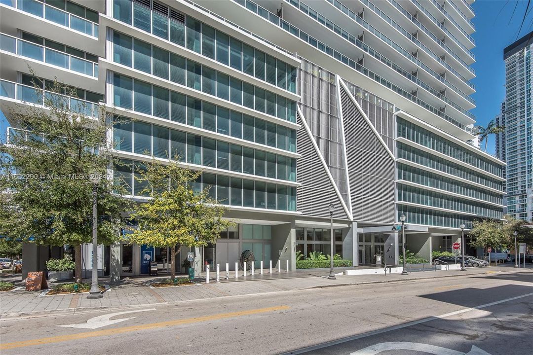 Недавно арендовано: $3,800 (2 спален, 2 ванн, 1013 Квадратных фут)