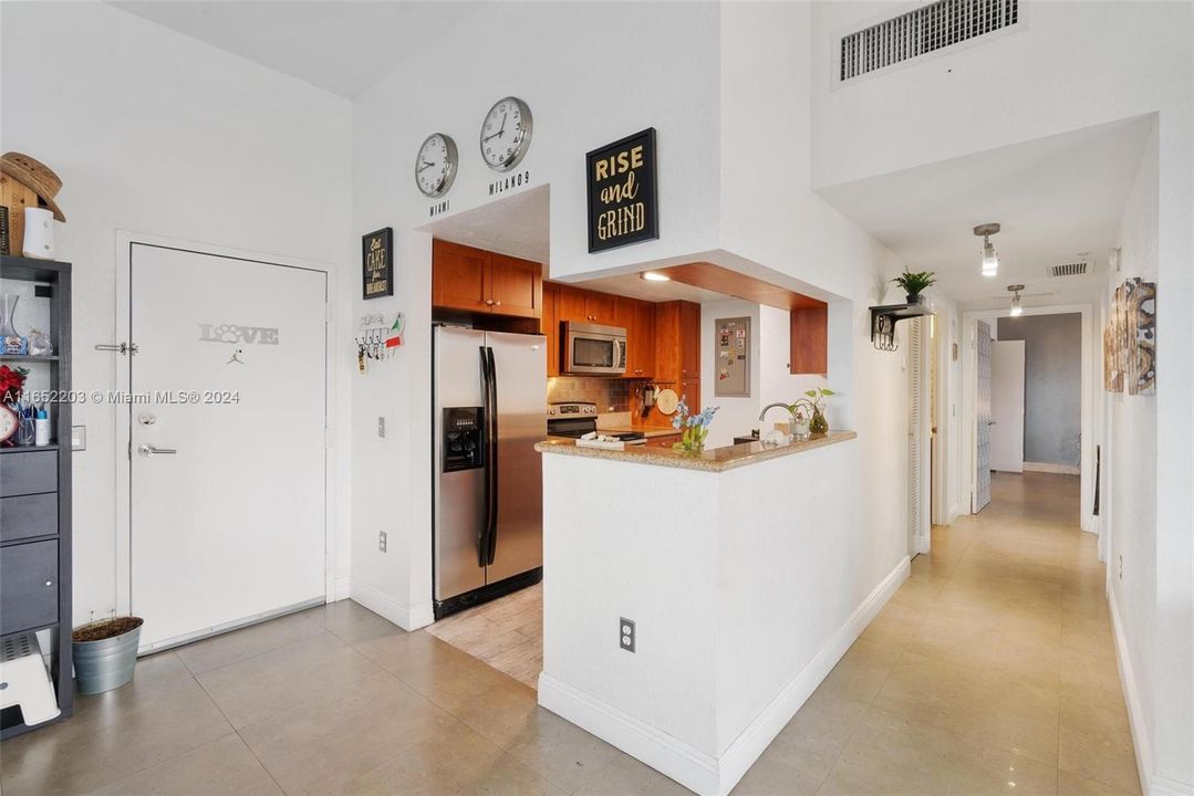 Active With Contract: $399,000 (2 beds, 2 baths, 950 Square Feet)