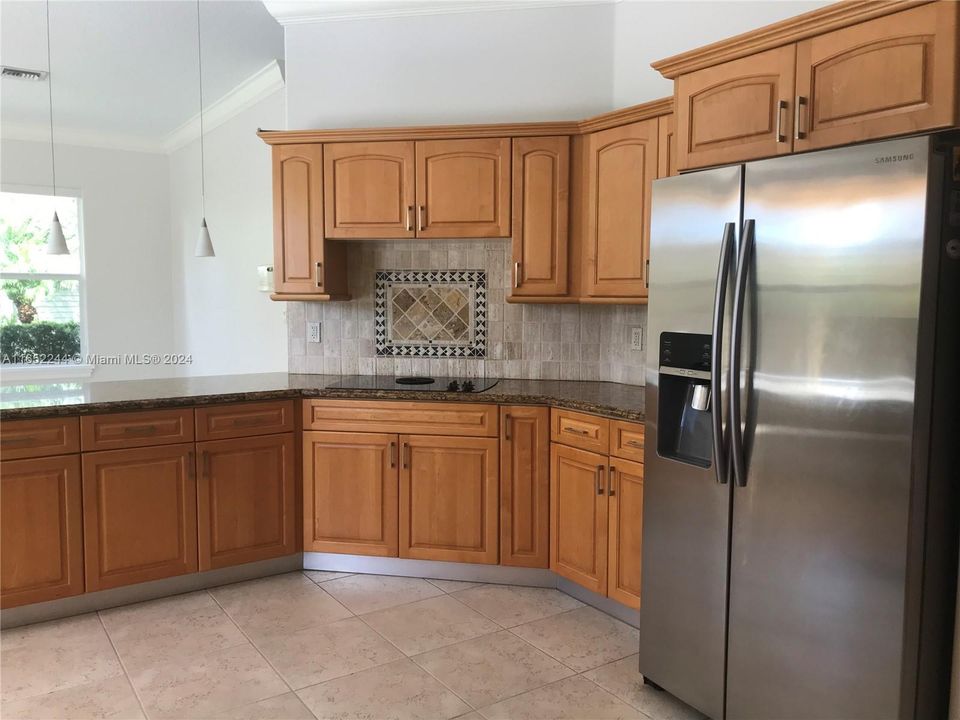 For Rent: $6,200 (4 beds, 3 baths, 2697 Square Feet)