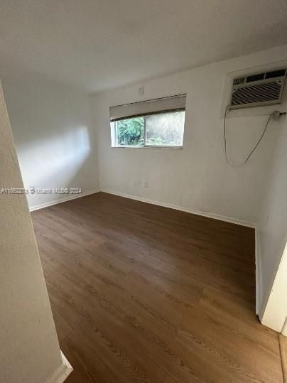 Recently Rented: $2,200 (2 beds, 1 baths, 700 Square Feet)