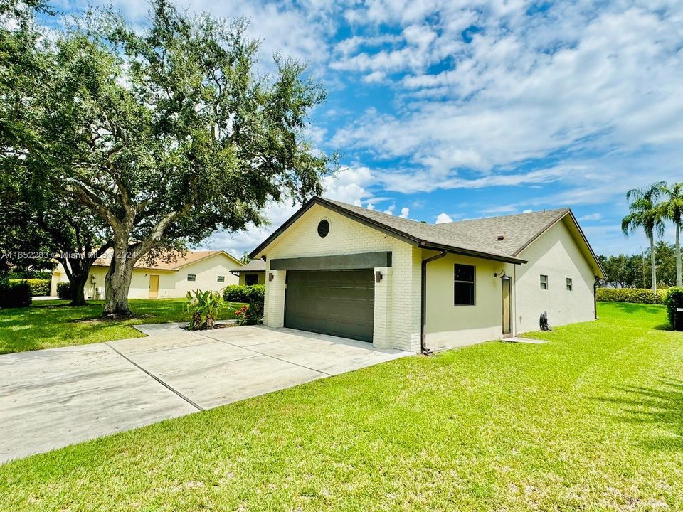 For Sale: $795,000 (4 beds, 2 baths, 2532 Square Feet)