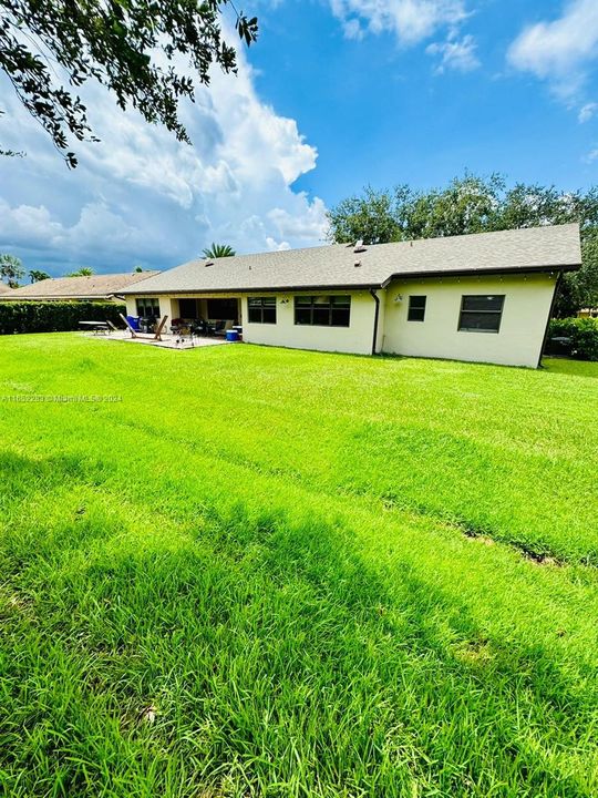 For Sale: $795,000 (4 beds, 2 baths, 2532 Square Feet)