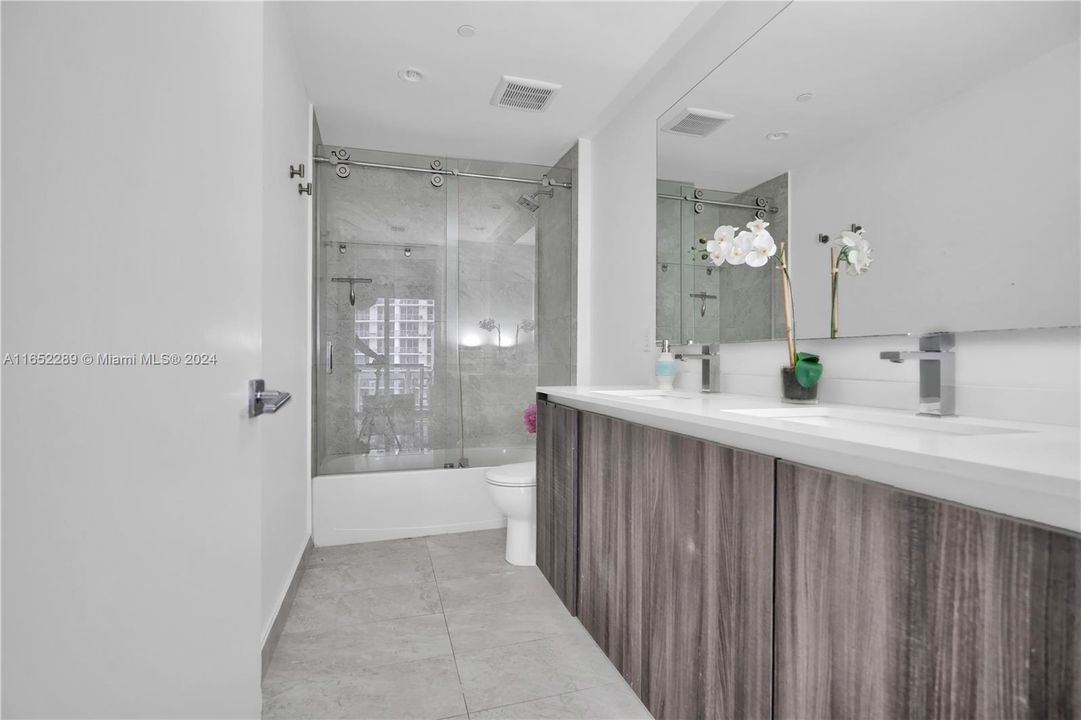 Недавно арендовано: $5,550 (2 спален, 2 ванн, 1171 Квадратных фут)