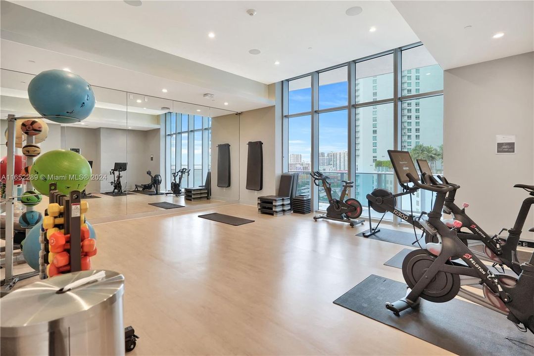 Недавно арендовано: $5,550 (2 спален, 2 ванн, 1171 Квадратных фут)