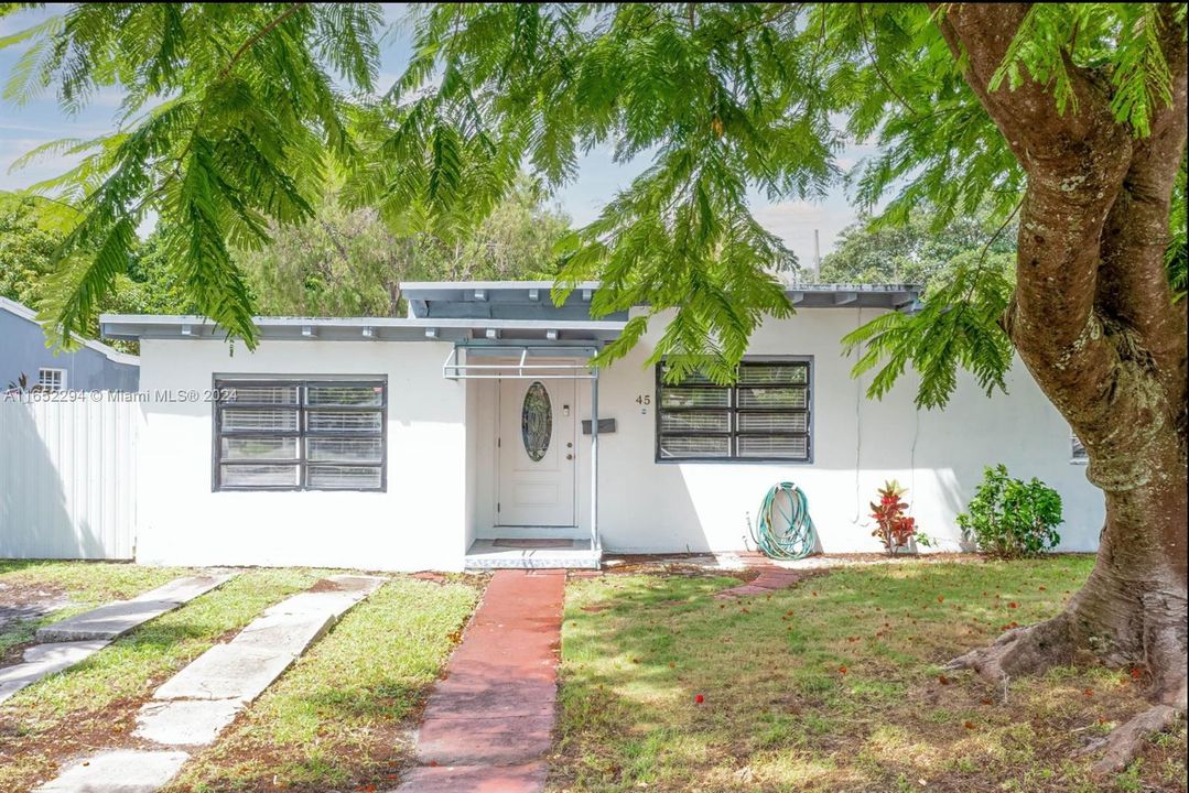 For Sale: $629,900 (3 beds, 2 baths, 1324 Square Feet)