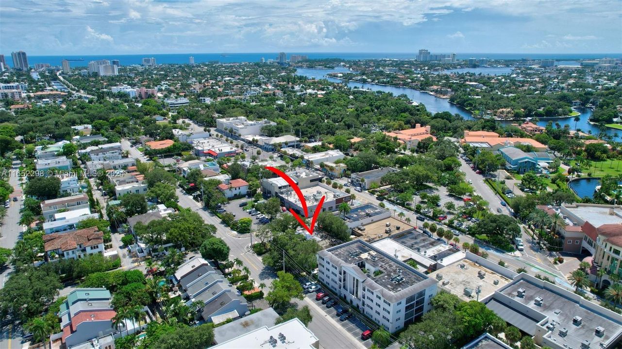 LAS OLAS EAST VIEW TO THE BEACH