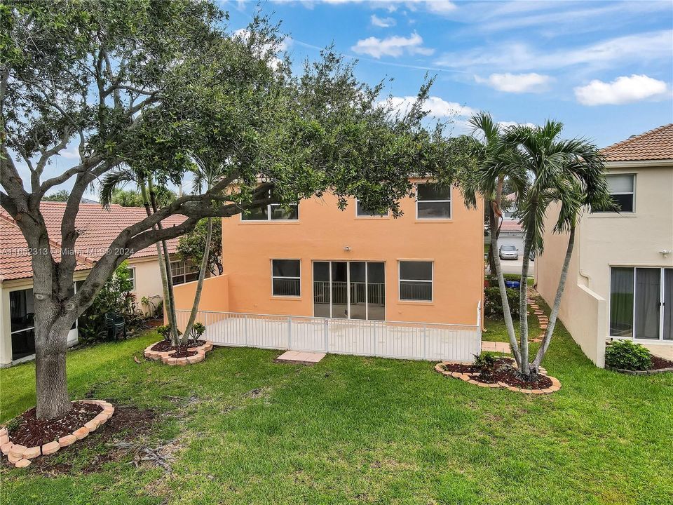 Recently Sold: $647,000 (4 beds, 2 baths, 2148 Square Feet)