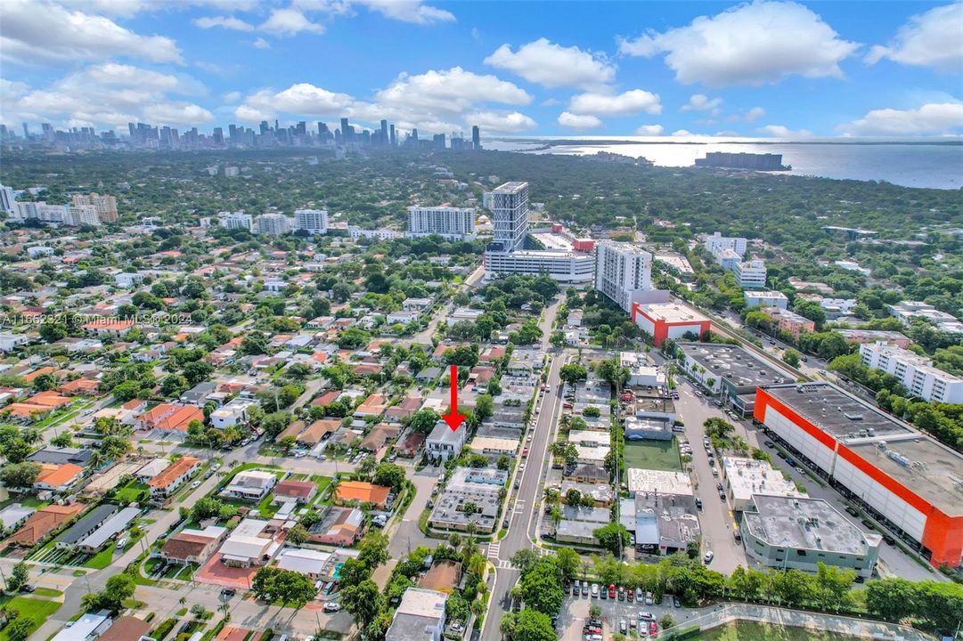 Recently Sold: $1,095,000 (3 beds, 3 baths, 2256 Square Feet)