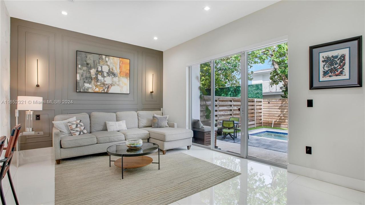 Recently Sold: $1,095,000 (3 beds, 3 baths, 2256 Square Feet)