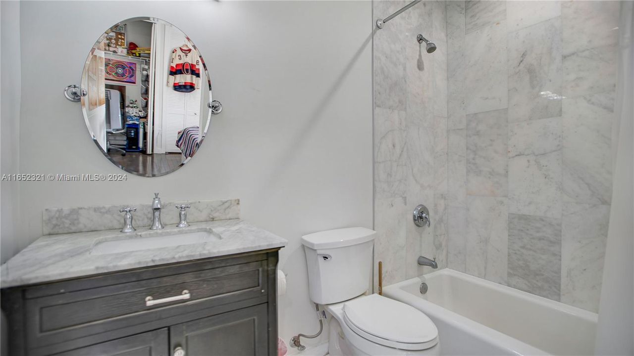 Recently Sold: $1,095,000 (3 beds, 3 baths, 2256 Square Feet)