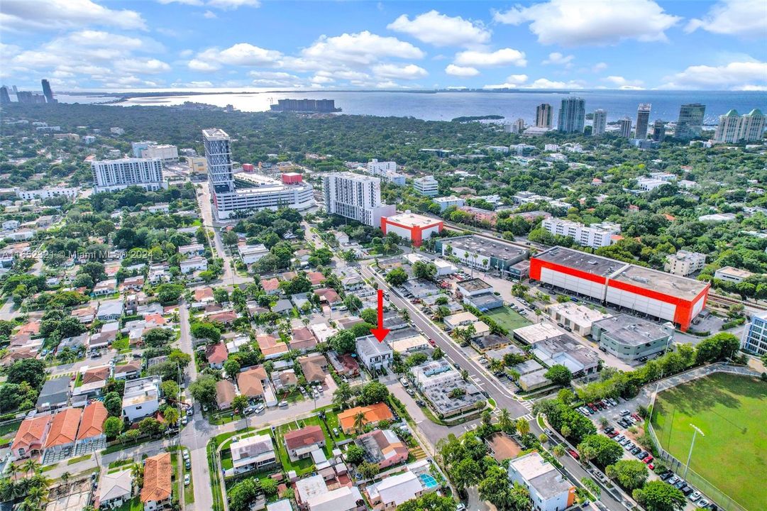 Recently Sold: $1,095,000 (3 beds, 3 baths, 2256 Square Feet)