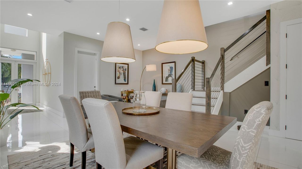 Recently Sold: $1,095,000 (3 beds, 3 baths, 2256 Square Feet)