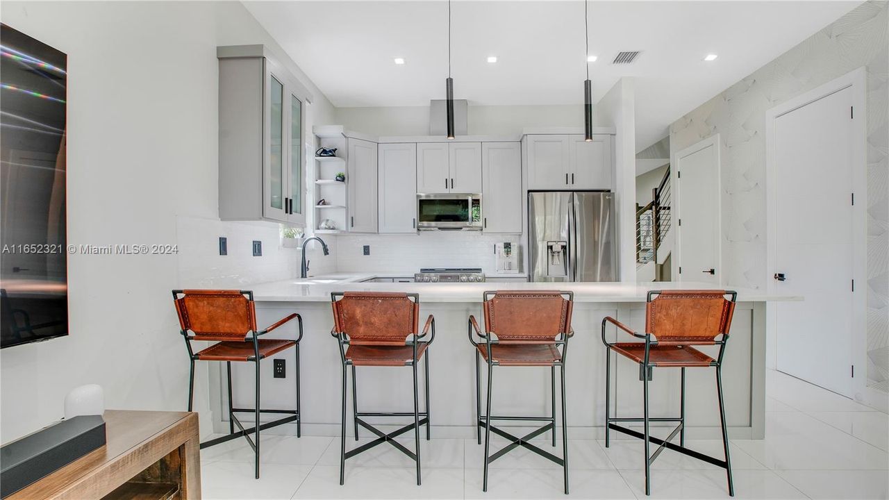 Recently Sold: $1,095,000 (3 beds, 3 baths, 2256 Square Feet)