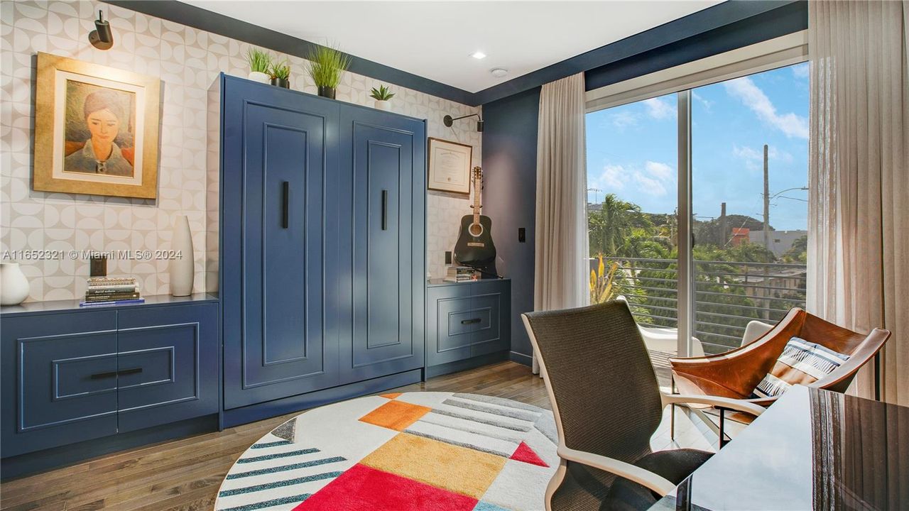 Recently Sold: $1,095,000 (3 beds, 3 baths, 2256 Square Feet)