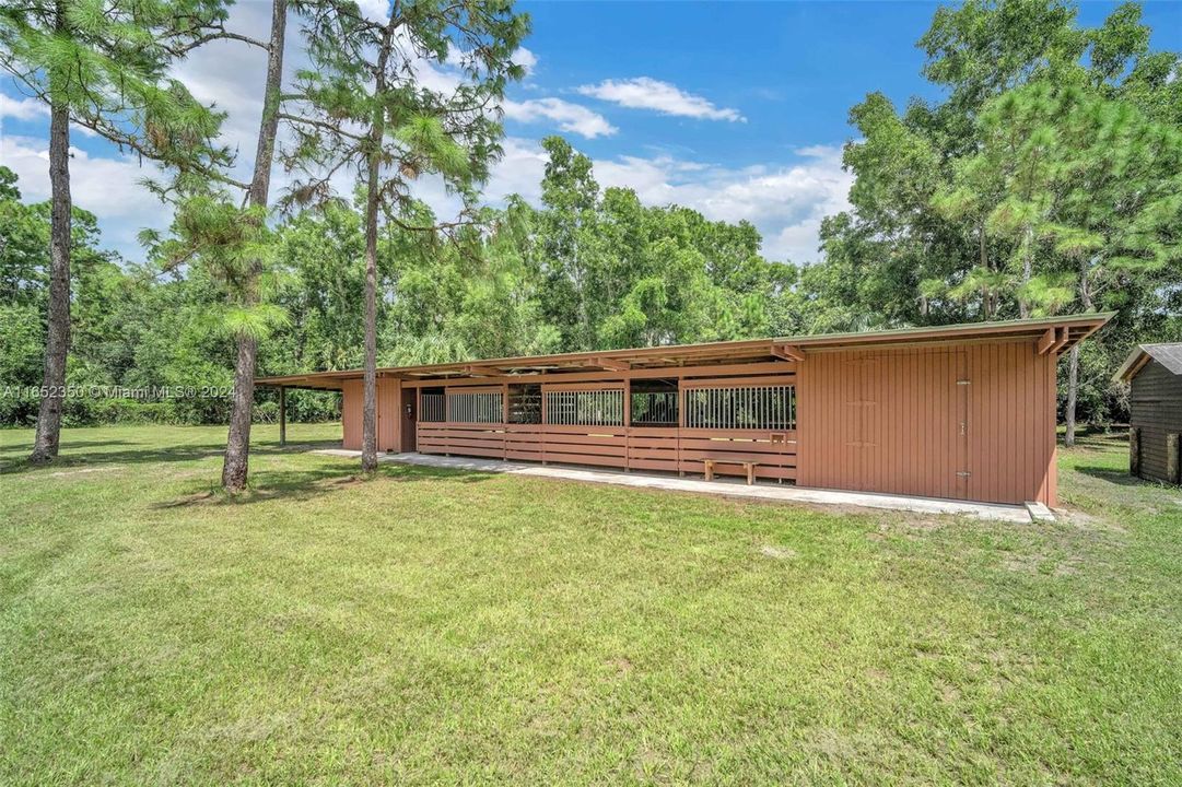 For Sale: $1,225,000 (3 beds, 2 baths, 2025 Square Feet)