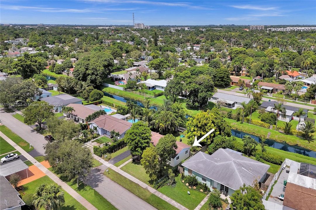 Active With Contract: $649,000 (3 beds, 2 baths, 1323 Square Feet)