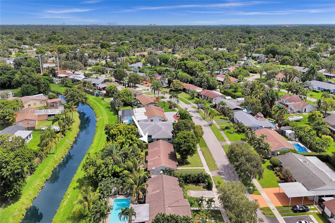 Active With Contract: $649,000 (3 beds, 2 baths, 1323 Square Feet)