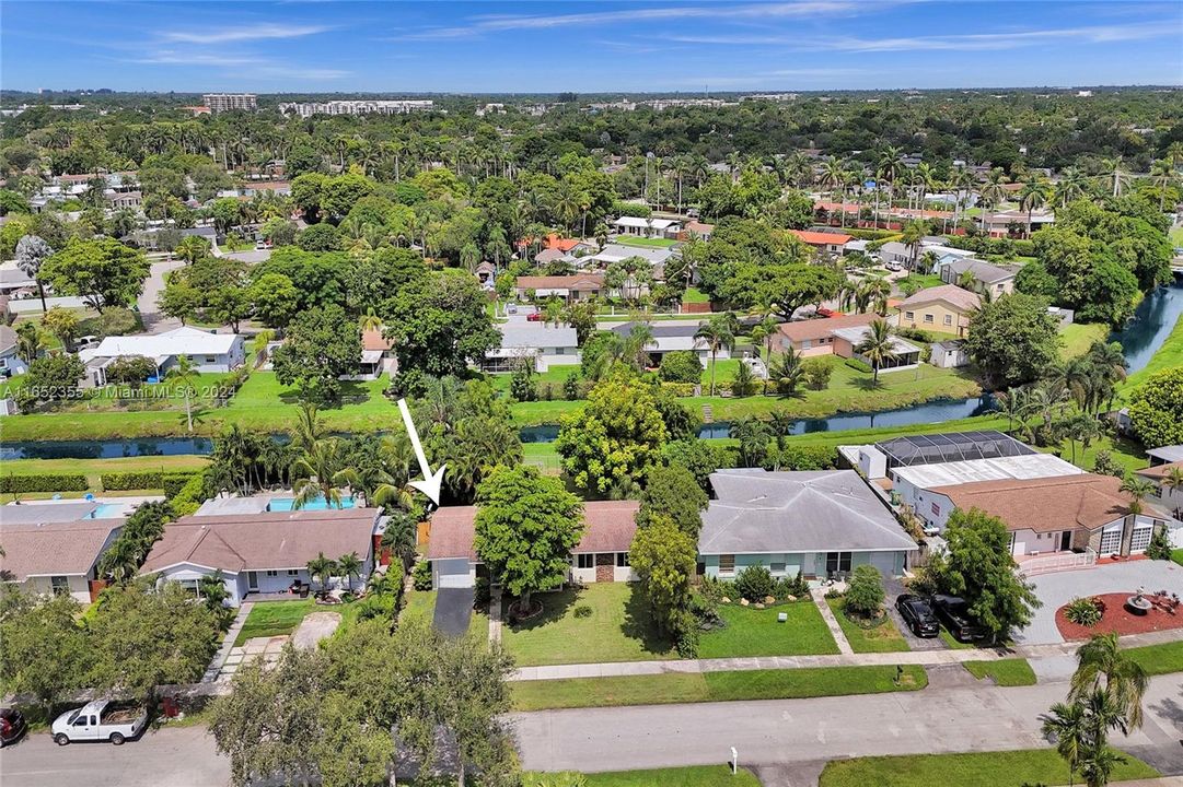 Active With Contract: $649,000 (3 beds, 2 baths, 1323 Square Feet)