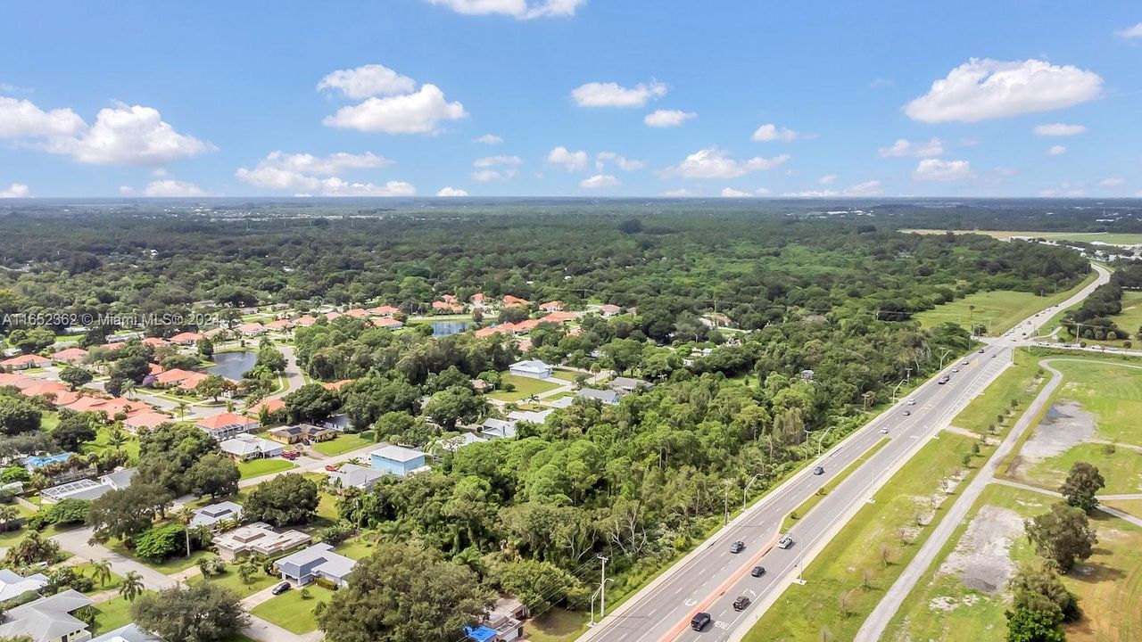 En Venta: $1,650,000 (4.23 acres)