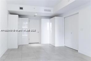 Active With Contract: $3,900 (1 beds, 1 baths, 759 Square Feet)