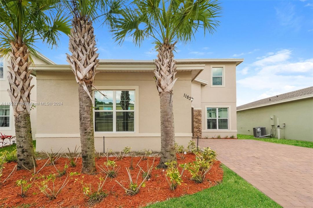 Active With Contract: $2,510 (3 beds, 2 baths, 2828 Square Feet)