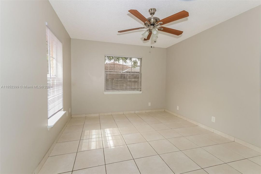 Active With Contract: $2,370 (3 beds, 2 baths, 1125 Square Feet)