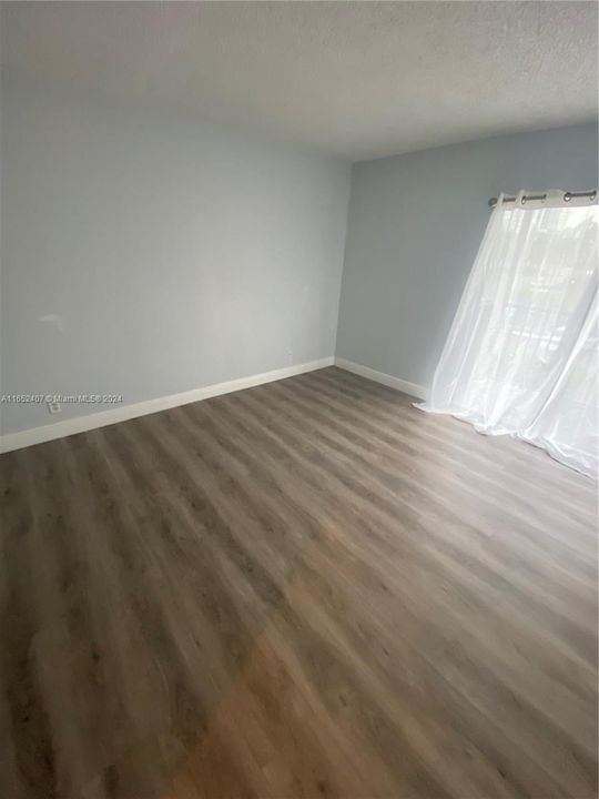 Recently Rented: $1,850 (1 beds, 1 baths, 590 Square Feet)