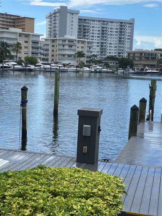 Recently Rented: $1,850 (1 beds, 1 baths, 590 Square Feet)