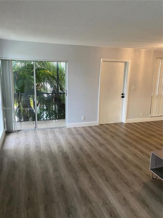 Recently Rented: $1,850 (1 beds, 1 baths, 590 Square Feet)