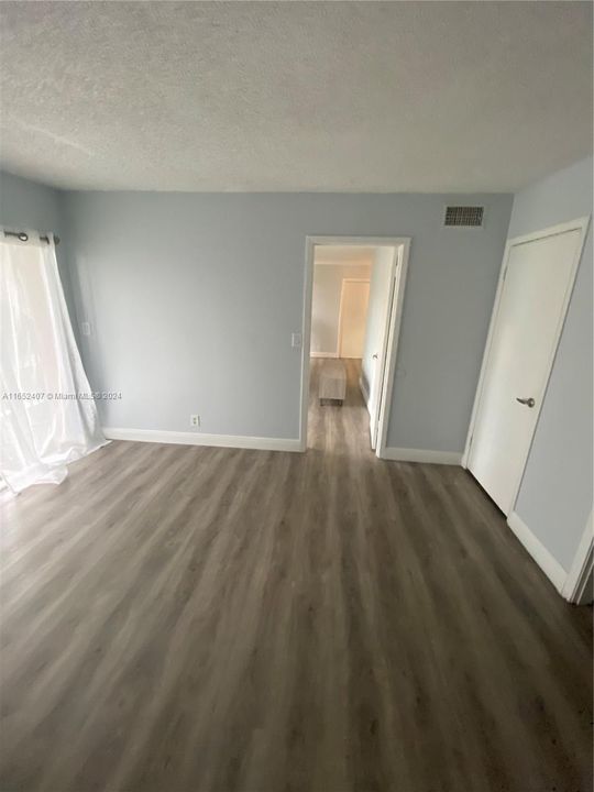 Recently Rented: $1,850 (1 beds, 1 baths, 590 Square Feet)